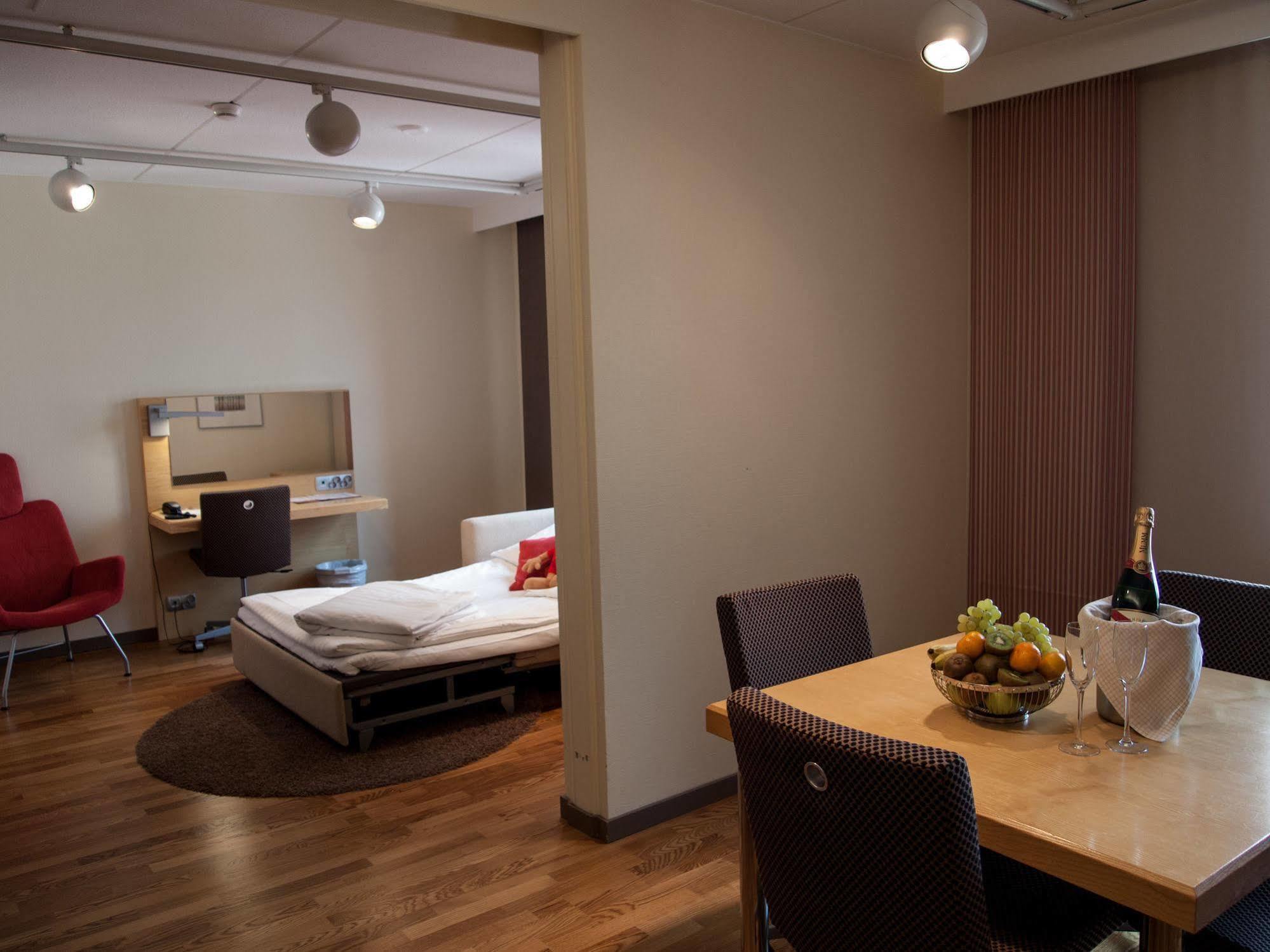 Original Sokos Hotel Vaakuna Kouvola Esterno foto